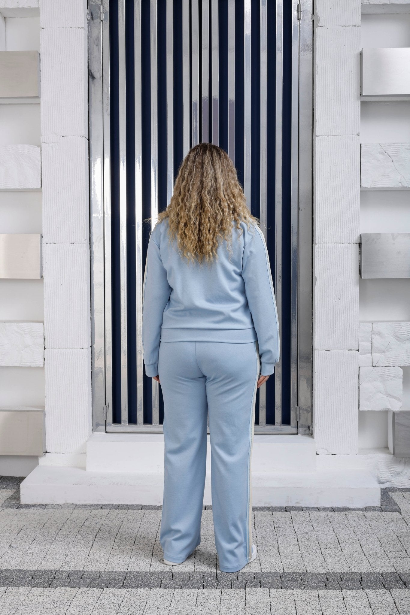 Wholesale Women's Luxury Cotton Tracksuit Set Rhinestone Striped - Elitline - Elitlineglobal