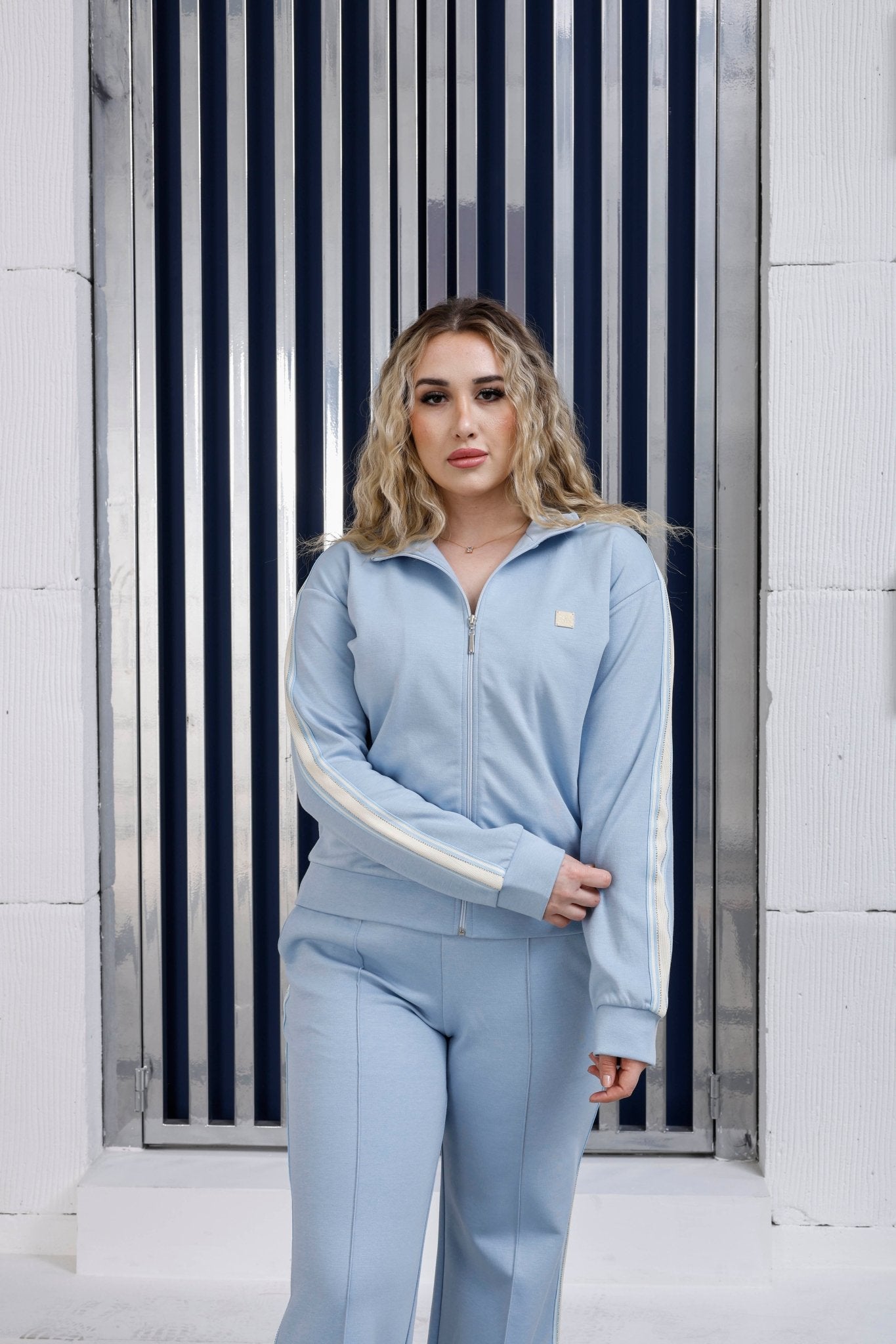 Wholesale Women's Luxury Cotton Tracksuit Set Rhinestone Striped - Elitline - Elitlineglobal