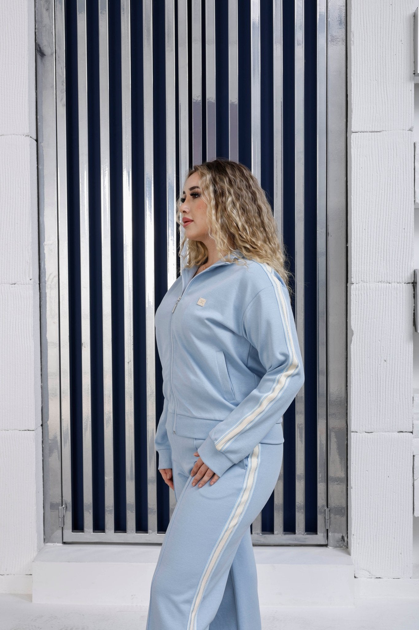 Wholesale Women's Luxury Cotton Tracksuit Set Rhinestone Striped - Elitline - Elitlineglobal