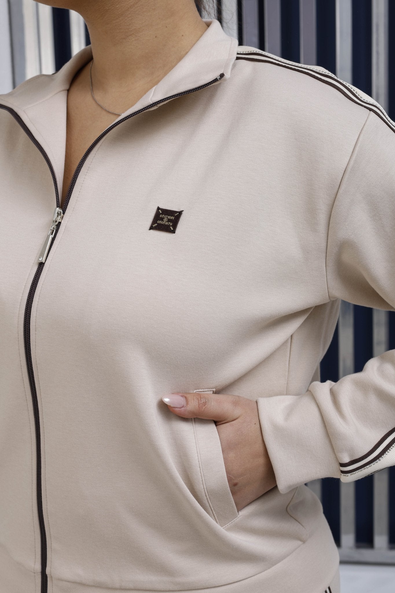 Wholesale Women's Luxury Cotton Tracksuit Set Rhinestone Striped - Elitline - Elitlineglobal