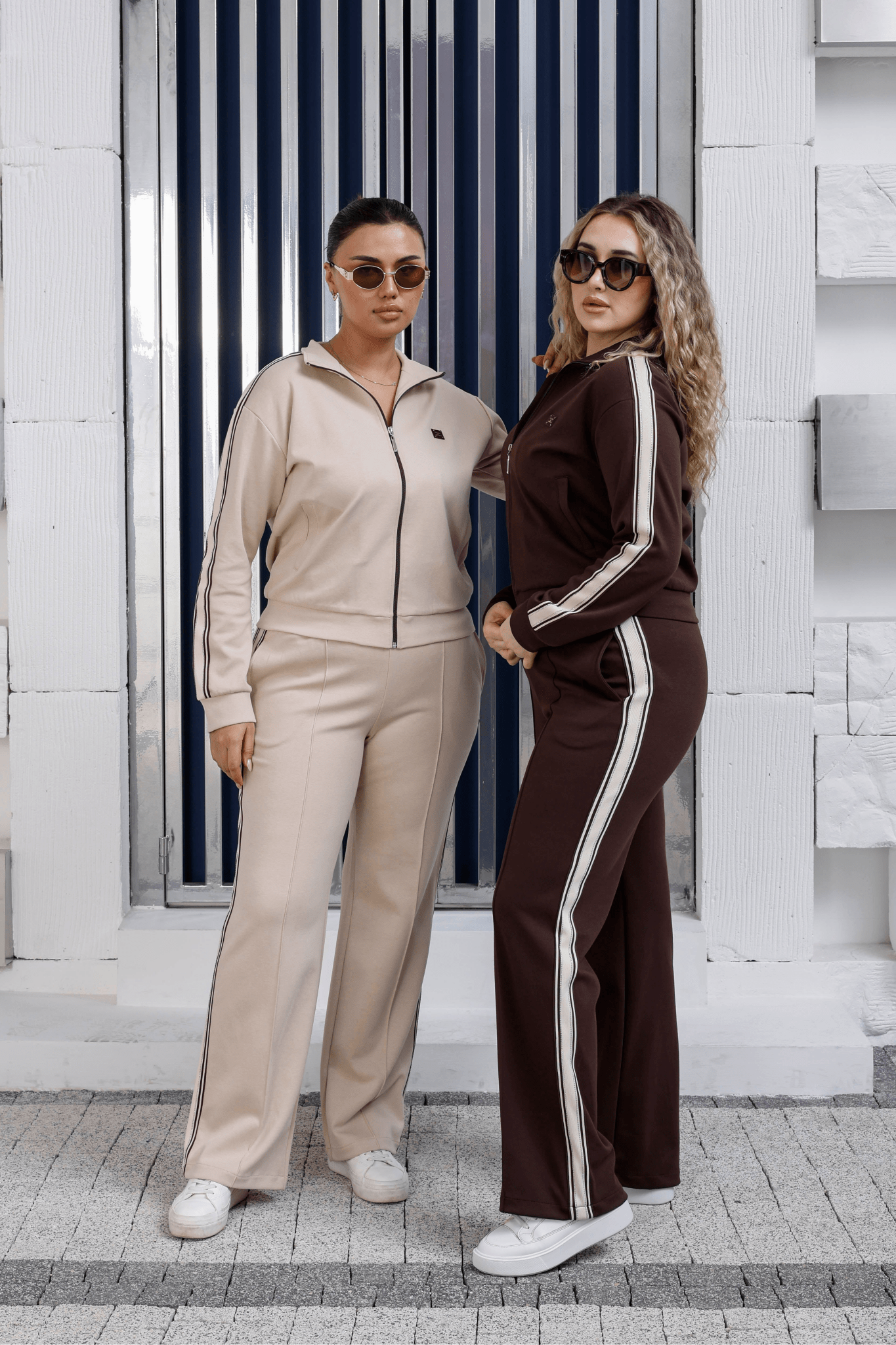 Wholesale Women's Luxury Cotton Tracksuit Set Rhinestone Striped - Elitline - Elitlineglobal