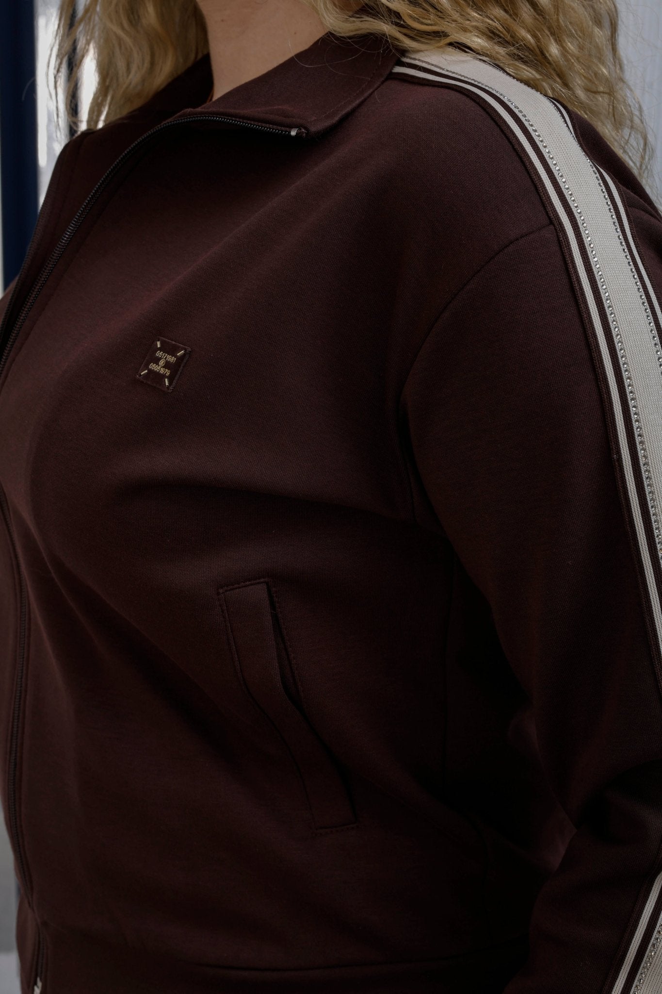 Wholesale Women's Luxury Cotton Tracksuit Set Rhinestone Striped - Elitline - Elitlineglobal