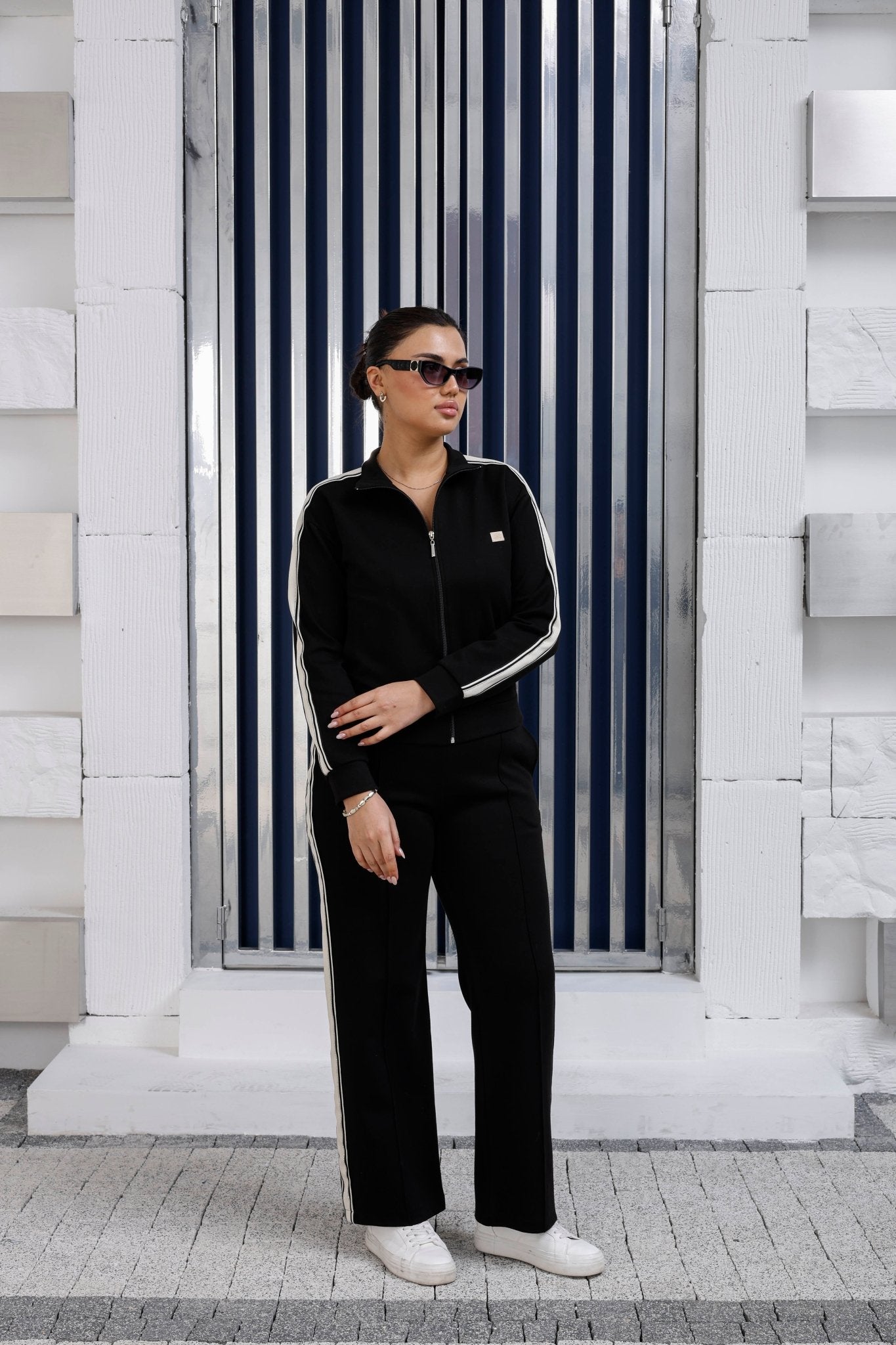 Wholesale Women's Luxury Cotton Tracksuit Set Rhinestone Striped - Elitline - Elitlineglobal